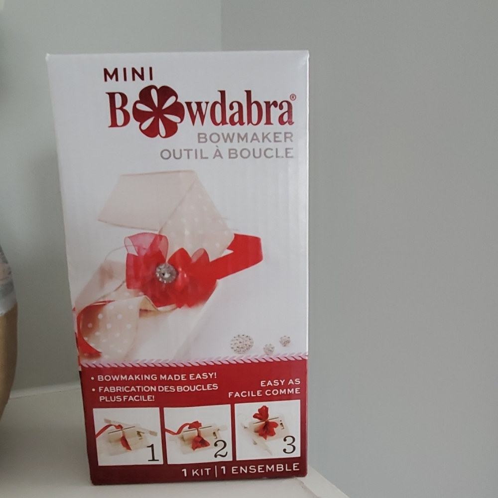 NWT  MINI  BOWDABRA BOWMAKER